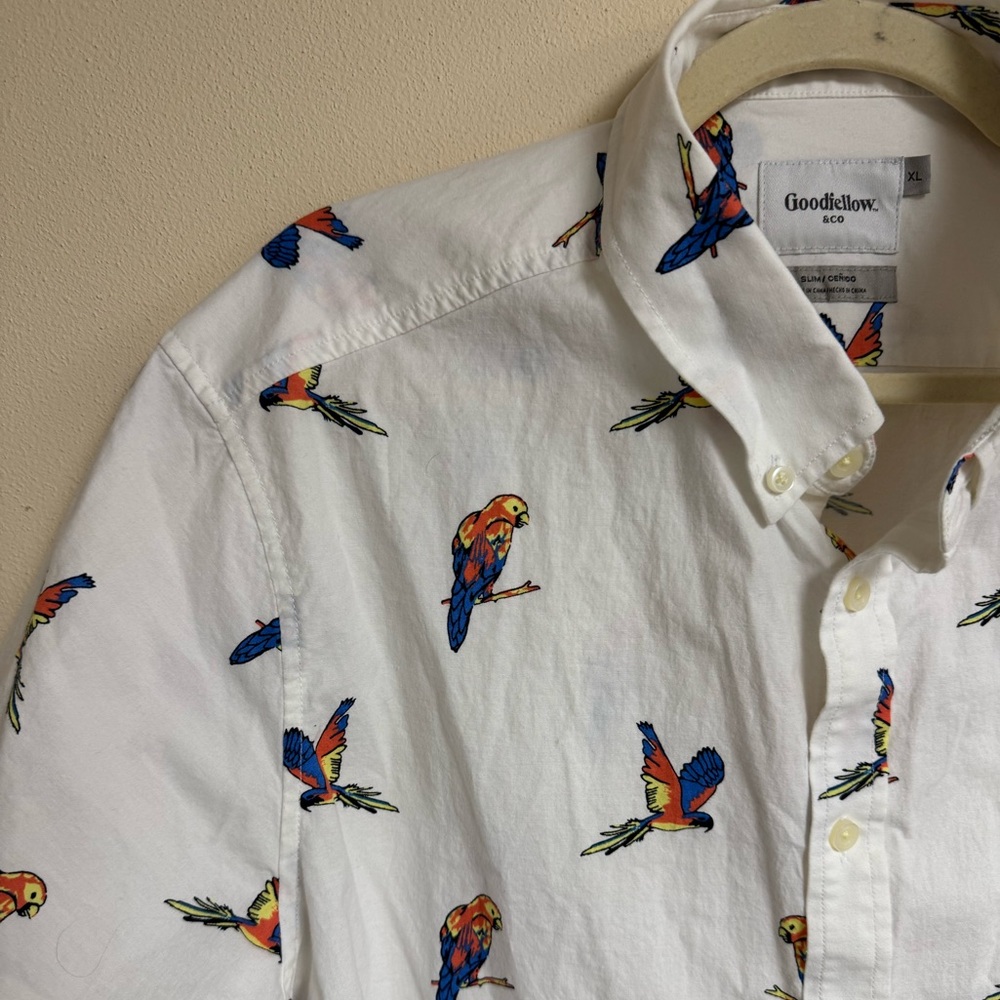 🦜 Goodfellow & Co White Parrot Bird Print Shirt XL Button Down Slim Short Sleeve